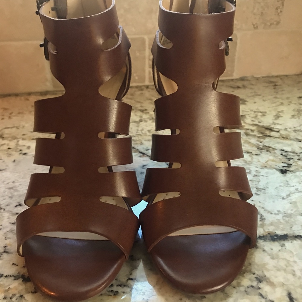 Strapping heels